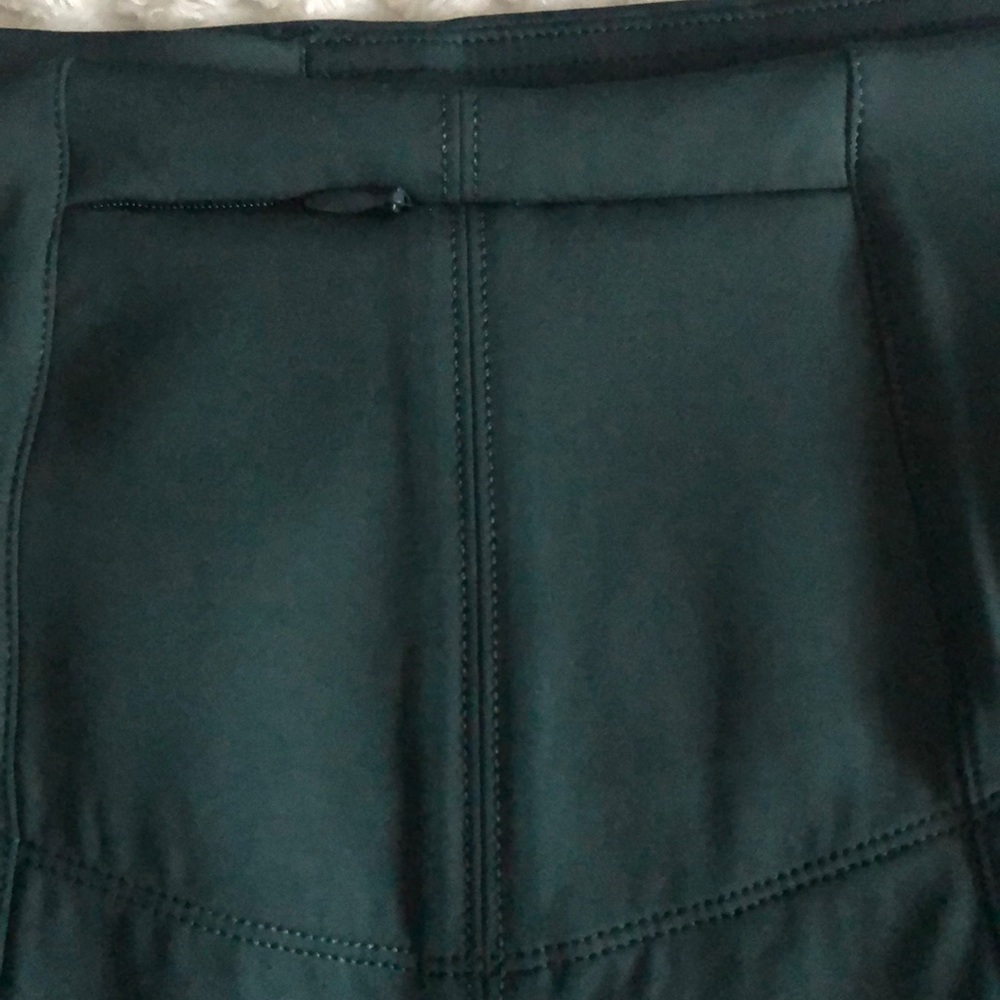 Lululemon Jade Green super stretchy skirt sz10